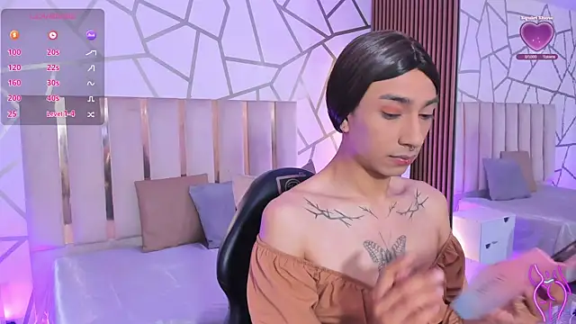 CYRUS TAY online show from April 2026 01:40:01 PM