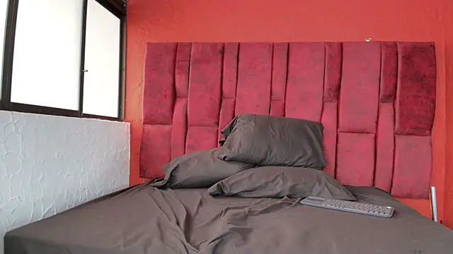 LilithVibe  online show from December 2025 01:29:02 PM