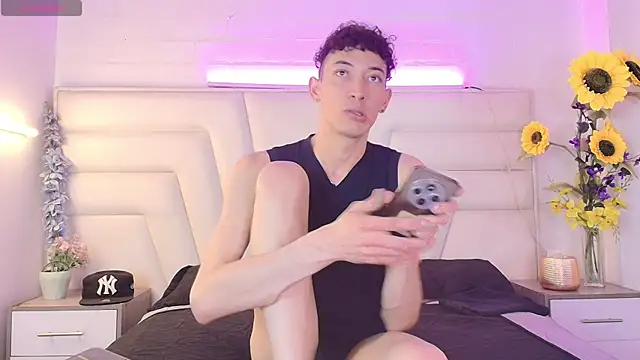 Ashton Myers online show from November 2025 08:43:01 PM