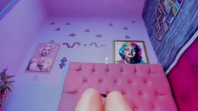 Megan Luxe online show from November 2025 08:40:01 AM