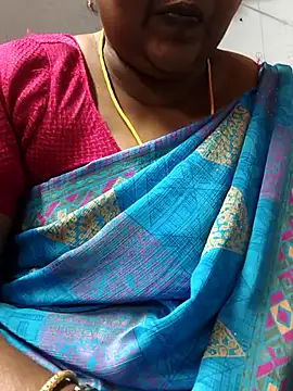 Snapshot of TAMIL_ELAKKIYA chatting on April 2026 09:24:01 AM TAMIL ELAKKIYA online show from April 2026 09:24:01 AM