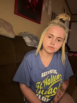 JuicyExxxperience online show from April 2026 10:24:02 AM