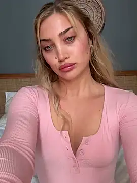 Snapshot of auriangel chatting on March 2026 02:28:02 AM auriangel online show from March 2026 02:28:02 AM