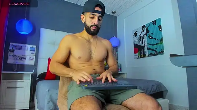 Yiyo10  online show from February 2026 04:42:02 AM