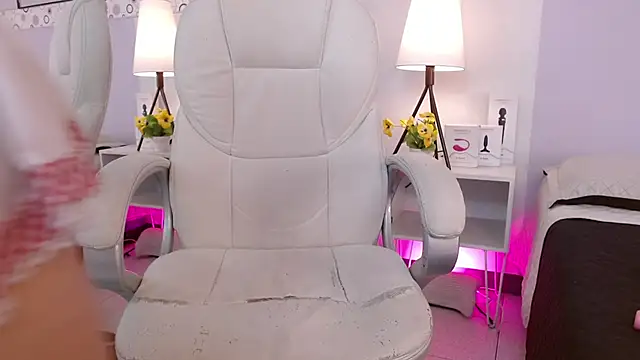 Celesstegh online show from November 2025 12:30:01 PM