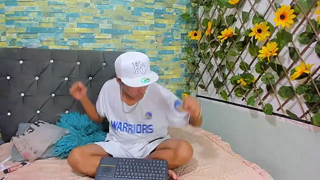 partdemonlatin666 online show from October 2025 07:47:02 PM