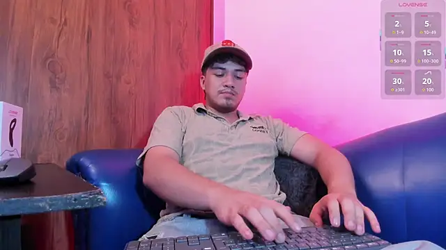 Snapshot of juanmechanic_ chatting on June 2026 08:48:02 PM juanmechanic online show from June 2026 08:48:02 PM
