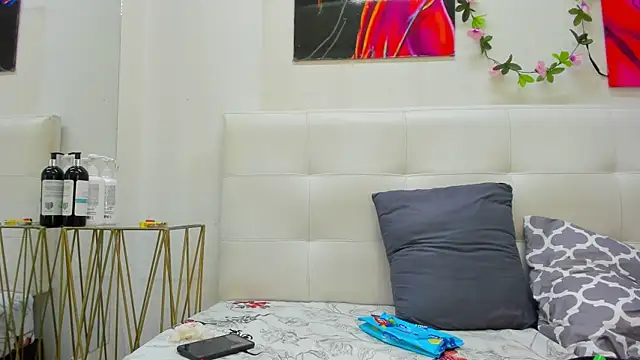 Lucia78couple online show from December 2025 08:28:02 PM