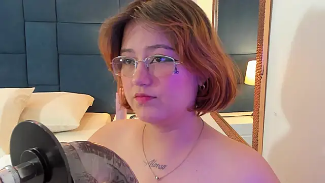 isa grey  online show from November 2025 03:42:02 AM