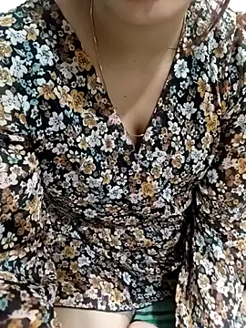 blueeyegirl22 online show from December 2025 01:27:01 PM