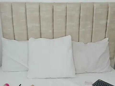 AprilStone1 online show from September 2025 11:25:01 AM