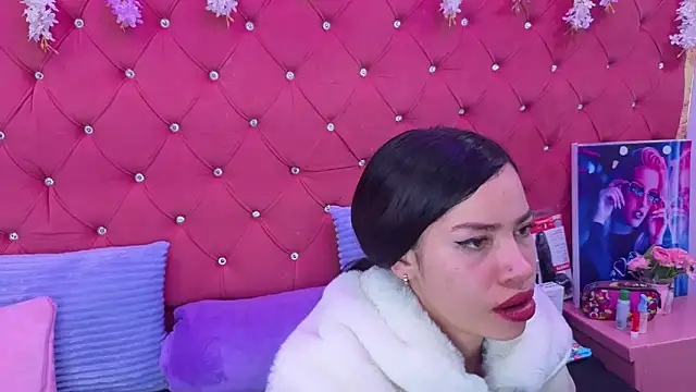 Nanis James online show from October 2025 02:53:01 AM