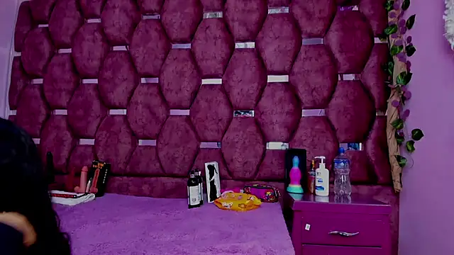 Nanis James online show from June 2026 03:13:02 AM