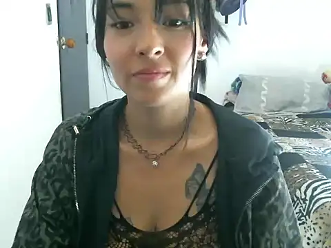 Snapshot of Thalia_220 chatting on September 2025 09:03:01 PM Thalia 220 online show from September 2025 09:03:01 PM