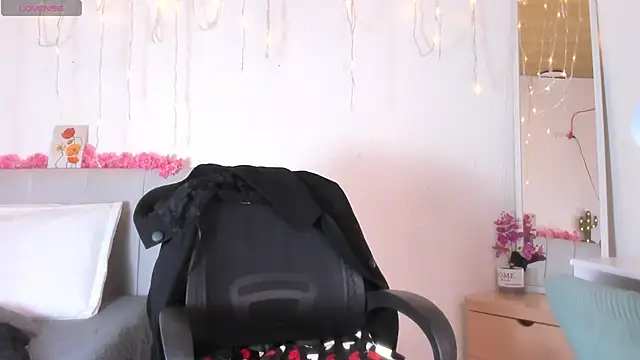 AmaraMoon  online show from September 2025 09:25:02 PM