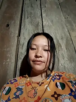 MuiNay online show from October 2025 10:15:01 PM