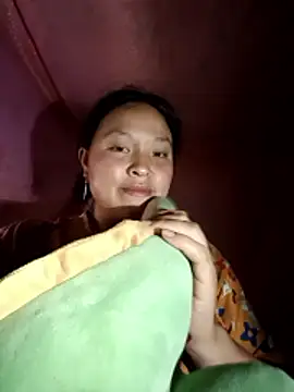 Snapshot of MuiNay chatting on January 2026 12:54:02 PM MuiNay online show from January 2026 12:54:02 PM