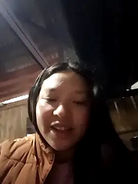 Snapshot of MuiNay chatting on February 2026 12:09:02 AM MuiNay online show from February 2026 12:09:02 AM