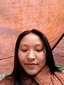 Snapshot of MuiNay chatting on February 2026 10:13:02 AM MuiNay online show from February 2026 10:13:02 AM