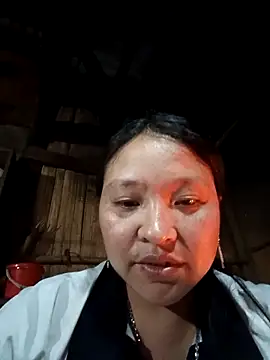 Snapshot of MuiNay chatting on February 2026 11:44:01 AM MuiNay online show from February 2026 11:44:01 AM