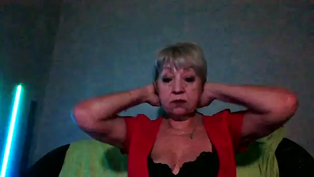 Snapshot of DianaQDream chatting on February 2026 12:35:02 PM DianaQDream online show from February 2026 12:35:02 PM