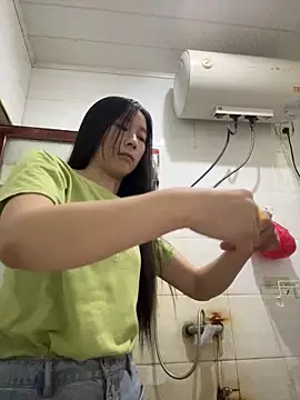 crhong666 online show from October 2025 11:55:01 PM