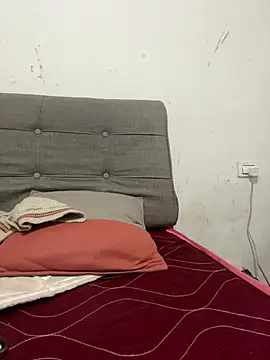 crhong666 online show from February 2026 01:57:02 AM