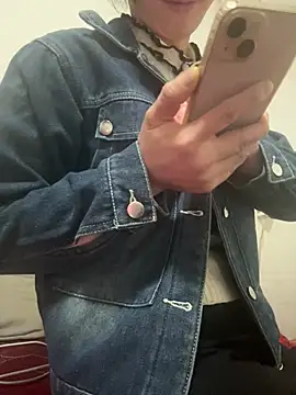 crhong666 online show from March 2026 12:36:02 AM