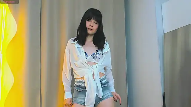 Honeey Beee online show from September 2025 07:28:02 PM