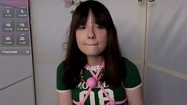 Honeey Beee online show from November 2025 05:11:01 PM