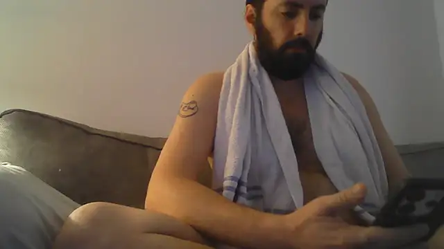 Snapshot of Big_Bi_Cub chatting on September 2025 02:49:02 PM Big Bi Cub online show from September 2025 02:49:02 PM