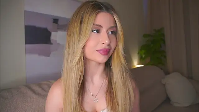 Snapshot of GeorginaHarn chatting on May 2026 08:11:01 AM GeorginaHarn online show from May 2026 08:11:01 AM