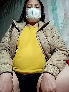 Snapshot of Love-Mama33 chatting on January 2026 01:05:01 PM Love-Mama33 online show from January 2026 01:05:01 PM