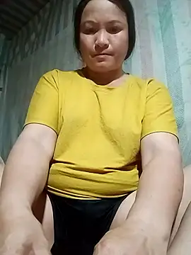 Snapshot of Love-Mama33 chatting on January 2026 12:43:01 PM Love-Mama33 online show from January 2026 12:43:01 PM