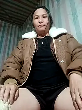 Snapshot of Love-Mama33 chatting on January 2026 11:25:01 PM Love-Mama33 online show from January 2026 11:25:01 PM