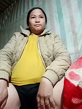 Snapshot of Love-Mama33 chatting on February 2026 11:30:02 PM Love-Mama33 online show from February 2026 11:30:02 PM