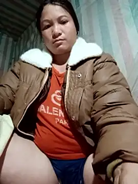 Snapshot of Love-Mama33 chatting on February 2026 11:33:01 PM Love-Mama33 online show from February 2026 11:33:01 PM