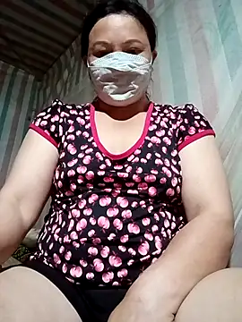 Snapshot of Love-Mama33 chatting on February 2026 12:48:02 PM Love-Mama33 online show from February 2026 12:48:02 PM