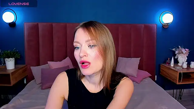 EvelynPoole online show from December 2025 01:32:01 AM