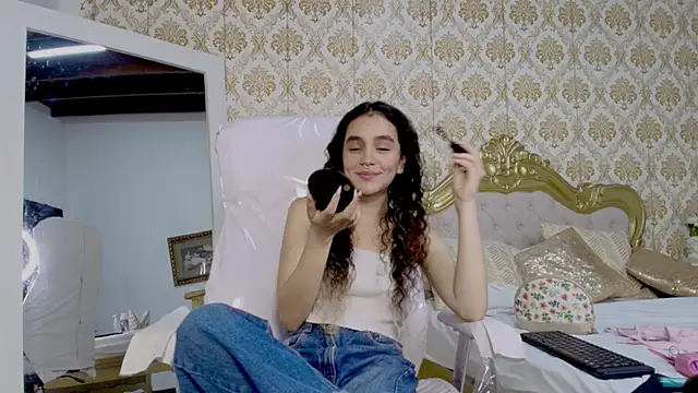 JessB  online show from September 2025 06:18:02 PM