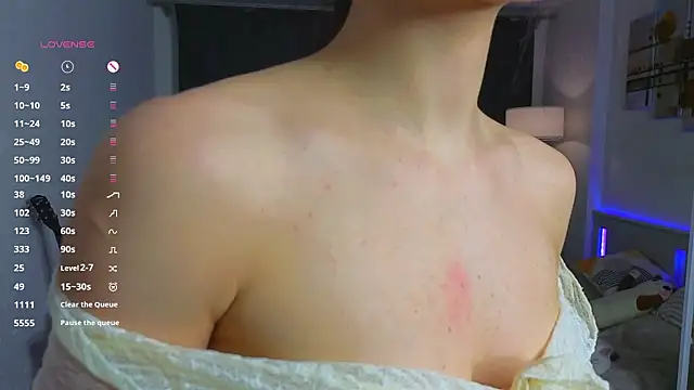 MimiLolll online show from February 2026 05:38:01 PM