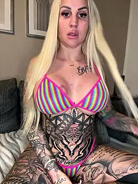 CoraDiamond online show from January 2026 12:02:01 AM