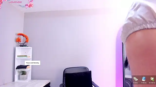 Emma  clark  online show from September 2025 12:38:02 PM