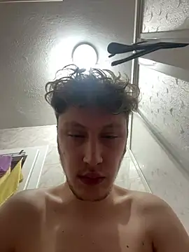 Snapshot of efeees35 chatting on February 2026 06:27:01 PM efeees35 online show from February 2026 06:27:01 PM