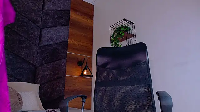 Nickifox   online show from January 2026 07:38:01 PM