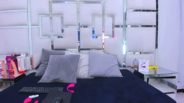 Snapshot of GabrielBrowm chatting on September 2025 08:23:02 PM GabrielBrowm online show from September 2025 08:23:02 PM