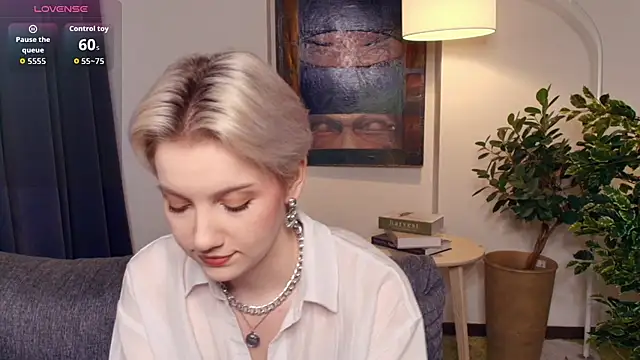 Snapshot of OdelynaAsp chatting on November 2025 11:32:02 AM OdelynaAsp online show from November 2025 11:32:02 AM