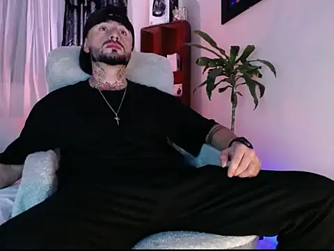 Snapshot of Edwardjonnes chatting on October 2025 01:25:01 AM Edwardjonnes online show from October 2025 01:25:01 AM