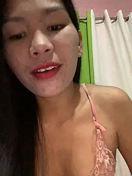 Snapshot of Cleo17 chatting on May 2026 12:21:01 PM Cleo17 online show from May 2026 12:21:01 PM