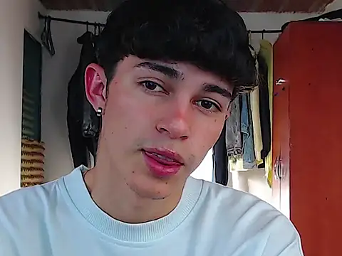 john vichenso online show from September 2025 10:10:02 PM